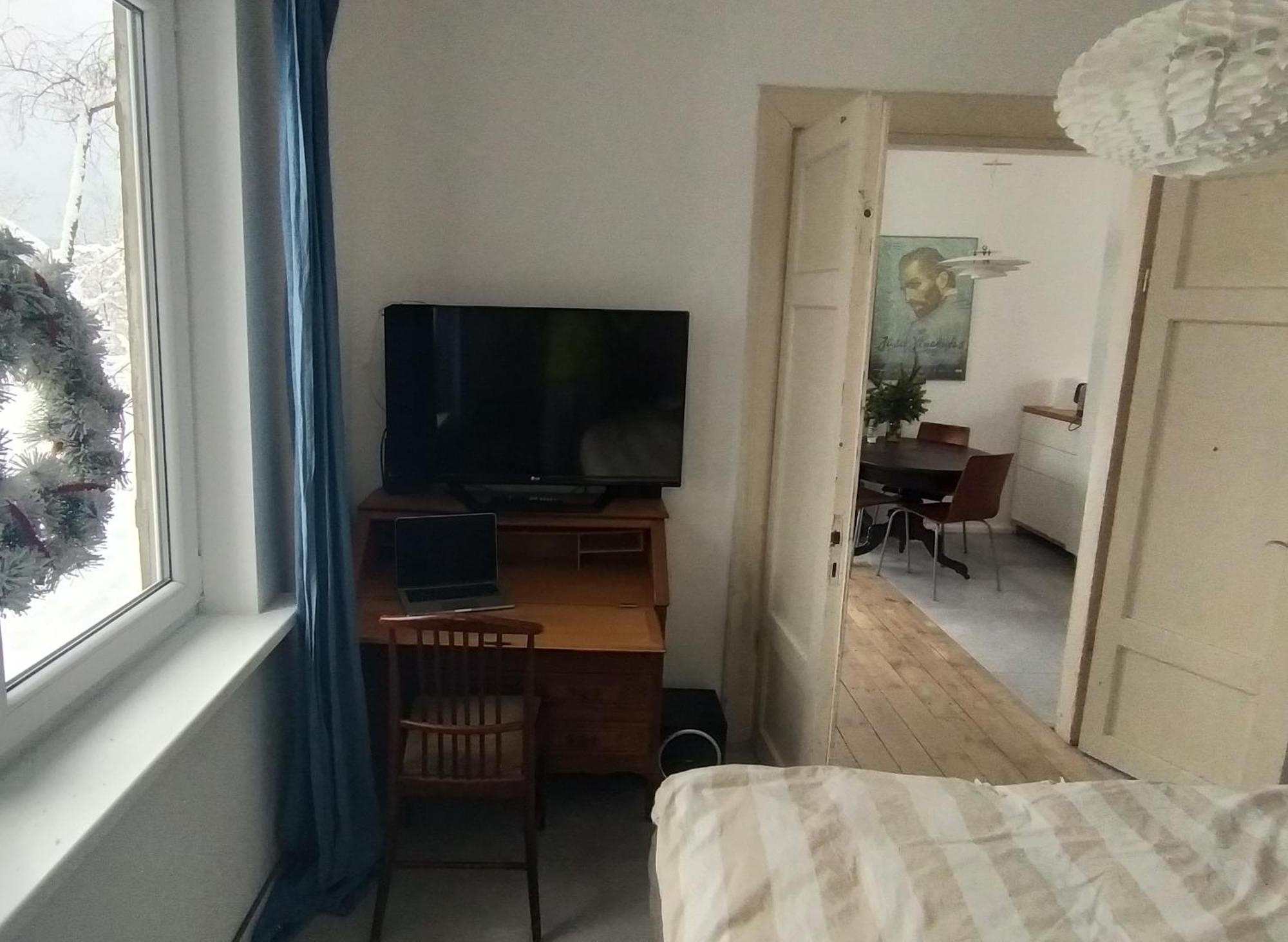 Hillside View House With Garden, Private Parking, Quiet Location - 12 Min To Old Town Anytime, Long Stays Welcome Vilnius Exterior photo